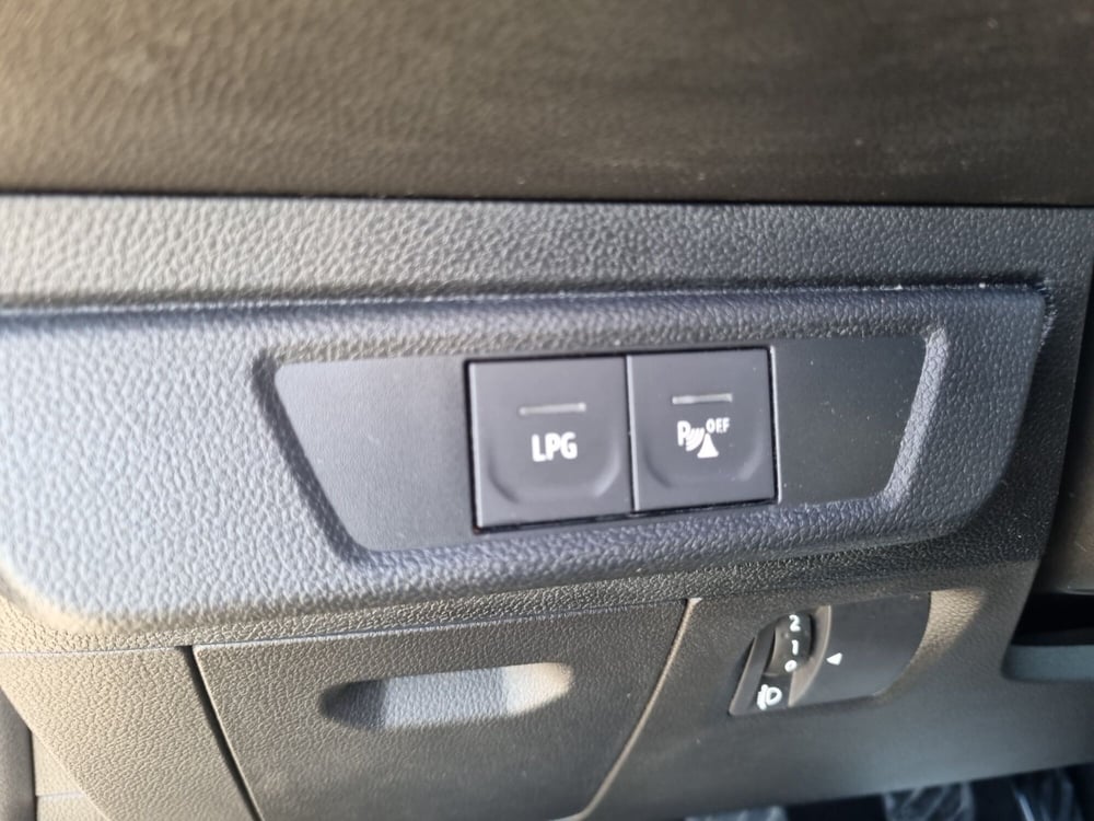 Dacia Sandero usata a Lucca (9)