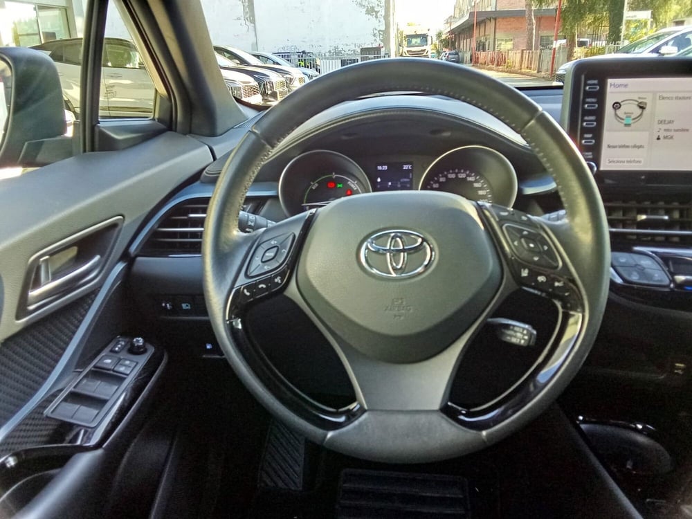 Toyota Toyota C-HR usata a Rimini (10)