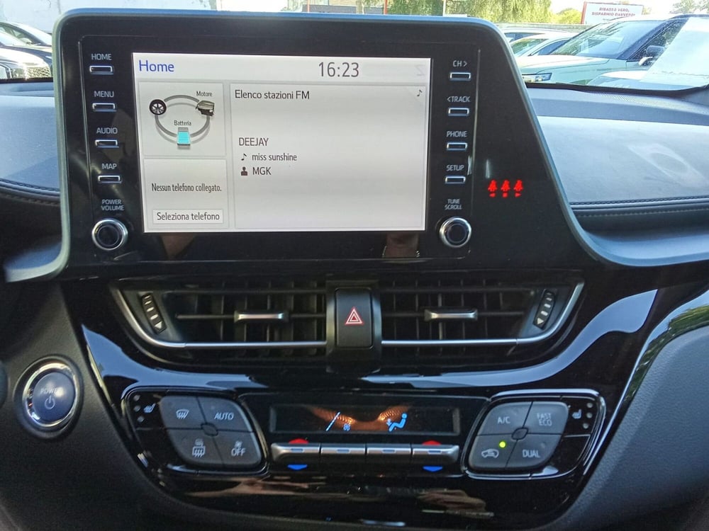 Toyota Toyota C-HR usata a Rimini (12)