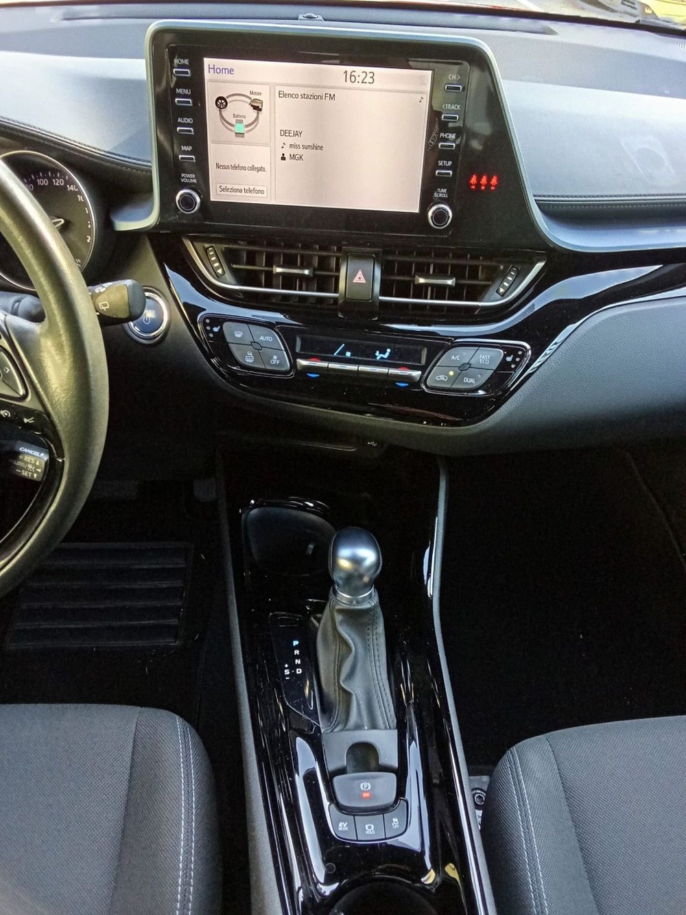 Toyota Toyota C-HR usata a Rimini (16)
