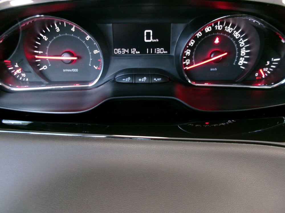 Peugeot 208 usata a Venezia (8)