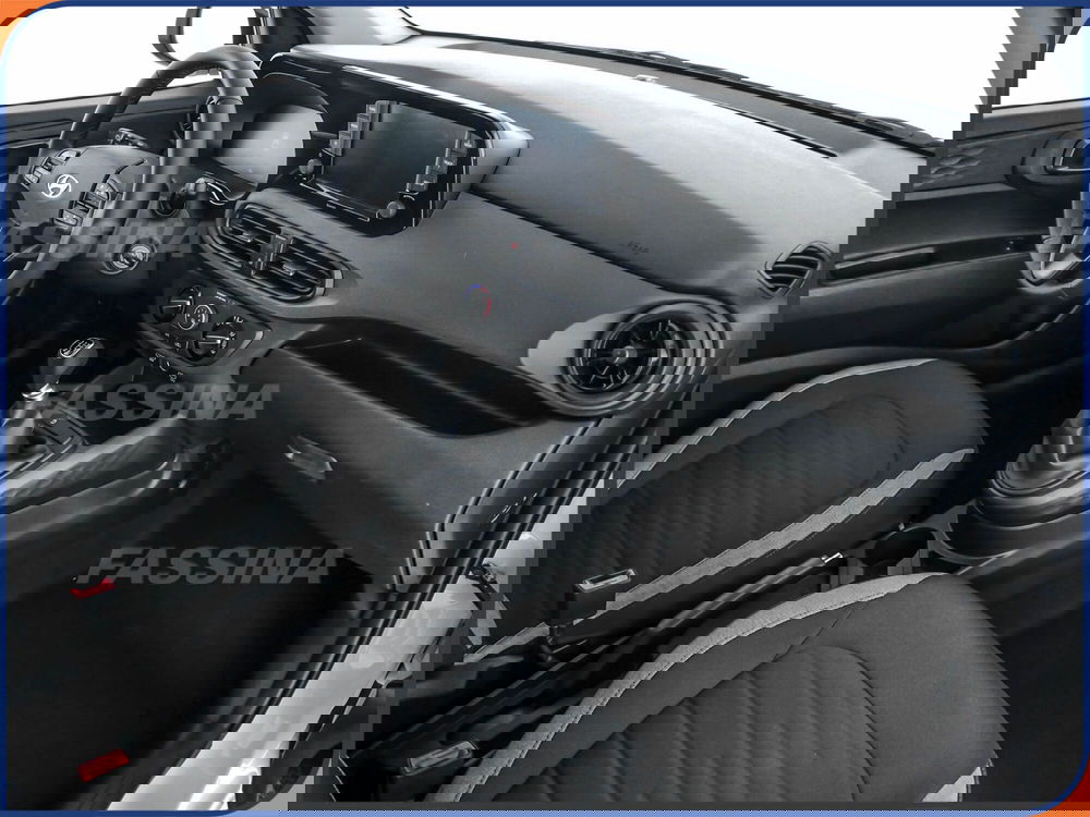 Hyundai i10 nuova a Milano (13)