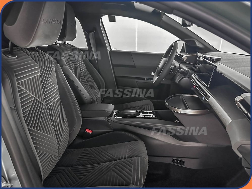 Lancia Ypsilon nuova a Milano (13)