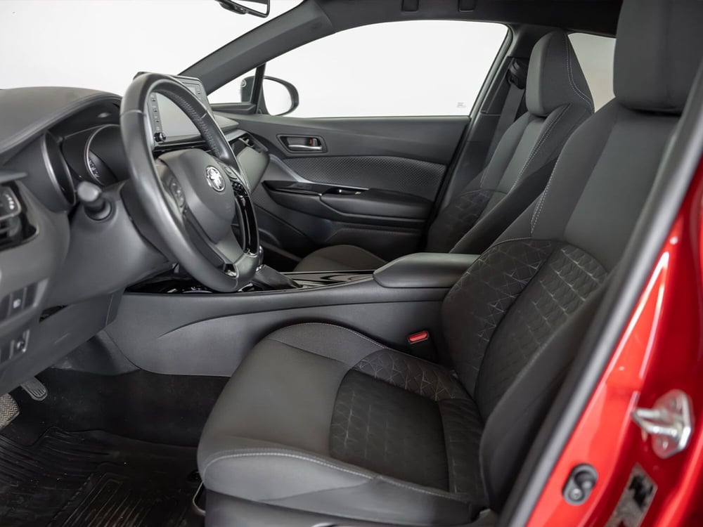 Toyota Toyota C-HR usata a Foggia (12)