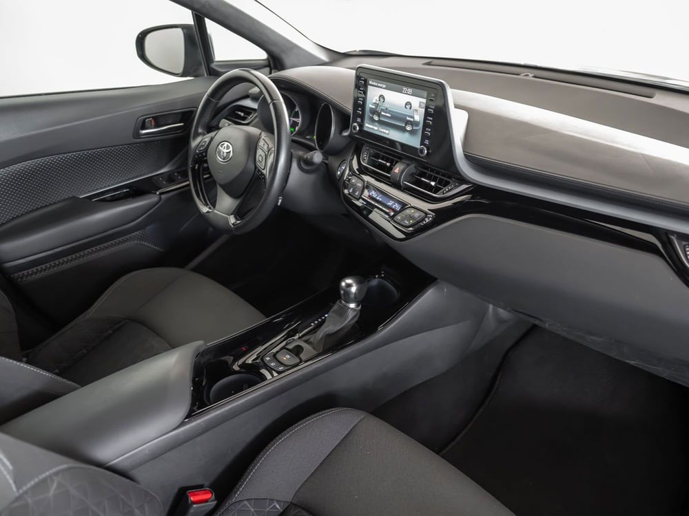 Toyota Toyota C-HR usata a Foggia (7)