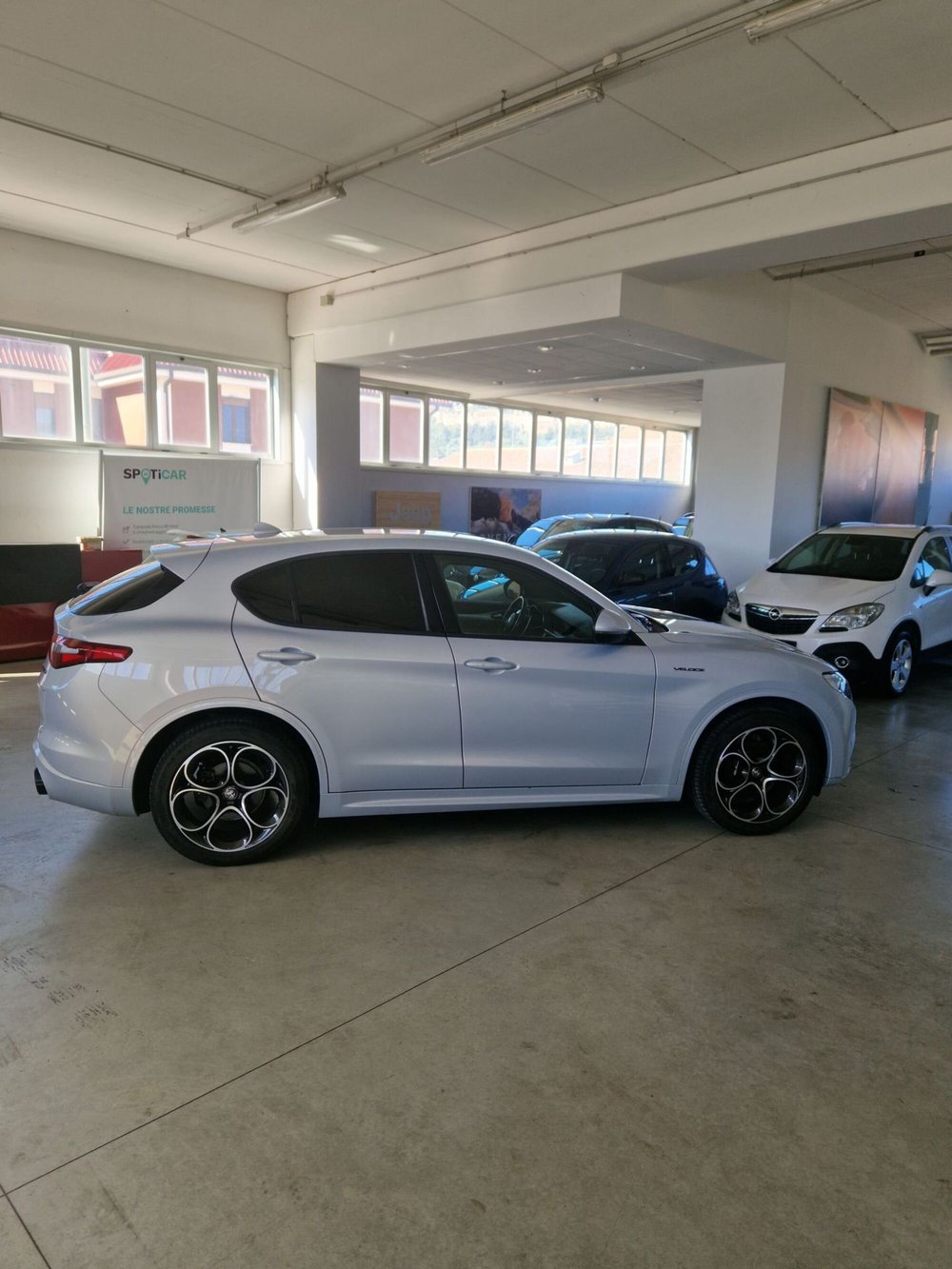 Alfa Romeo Stelvio usata a Terni (6)