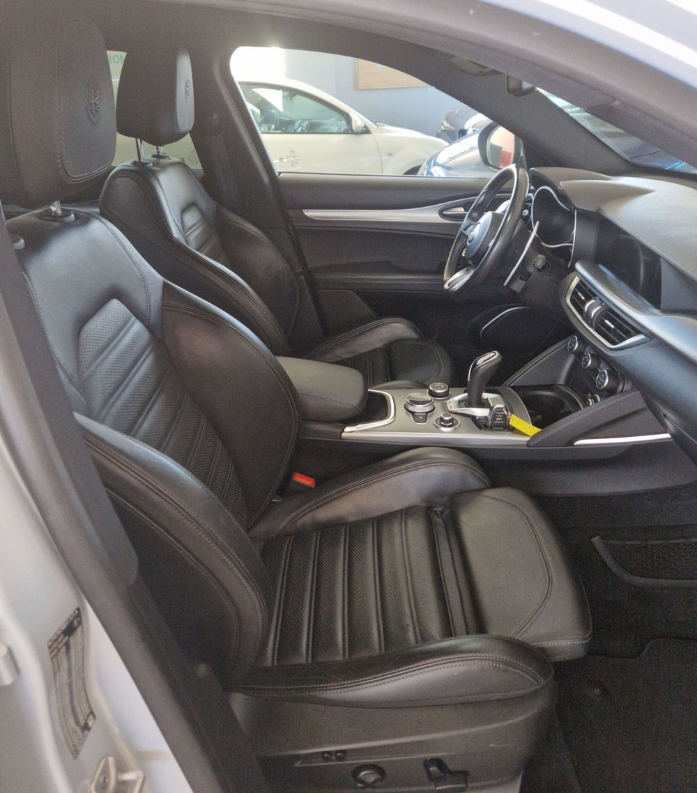 Alfa Romeo Stelvio usata a Terni (8)
