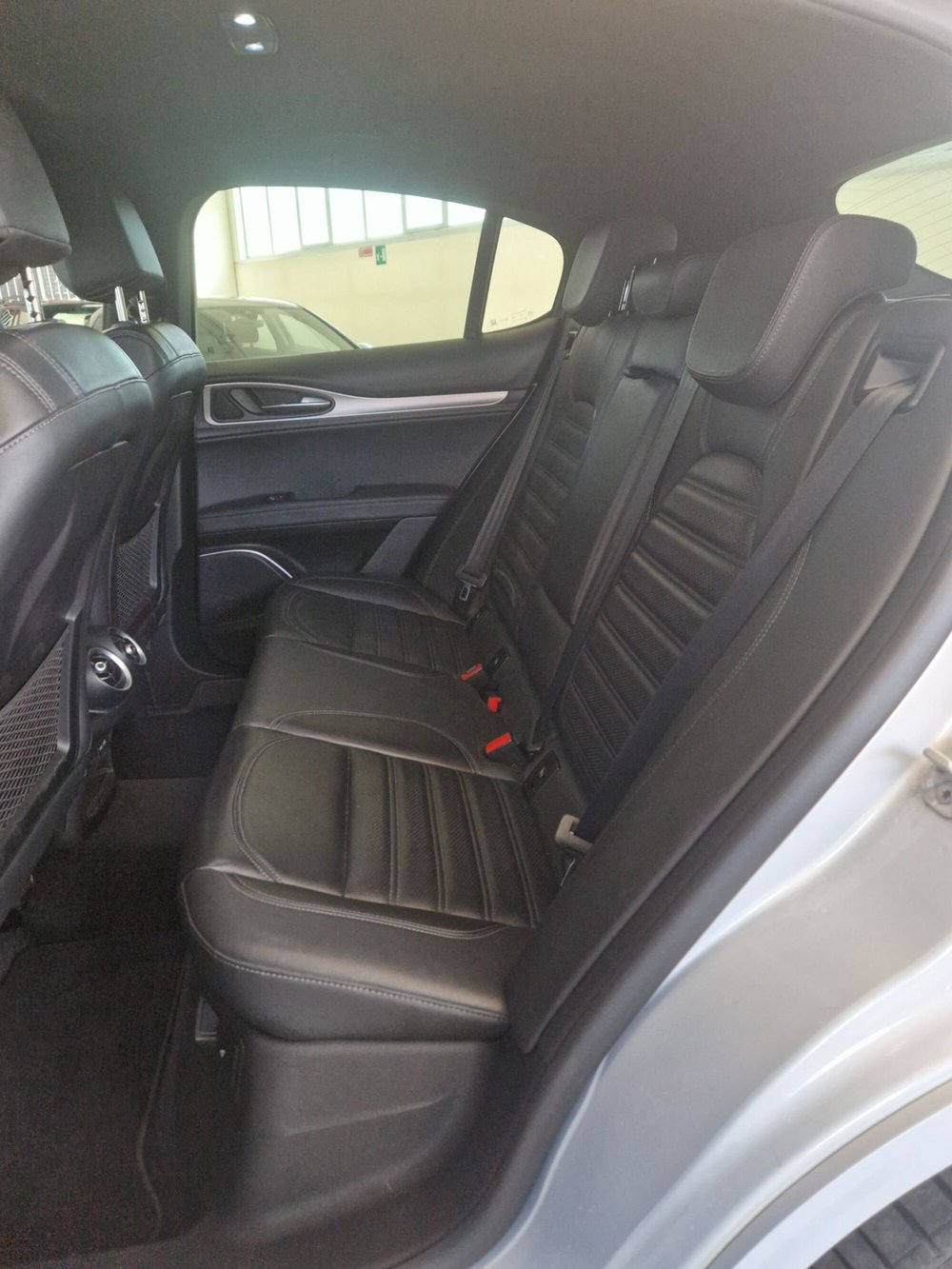 Alfa Romeo Stelvio usata a Terni (9)