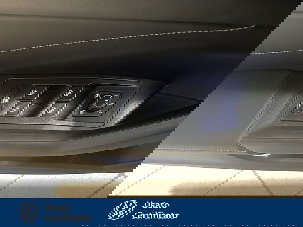 Volkswagen T-Roc nuova a Vicenza (16)