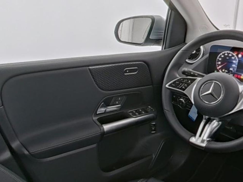 Mercedes-Benz Classe B usata a Milano (8)