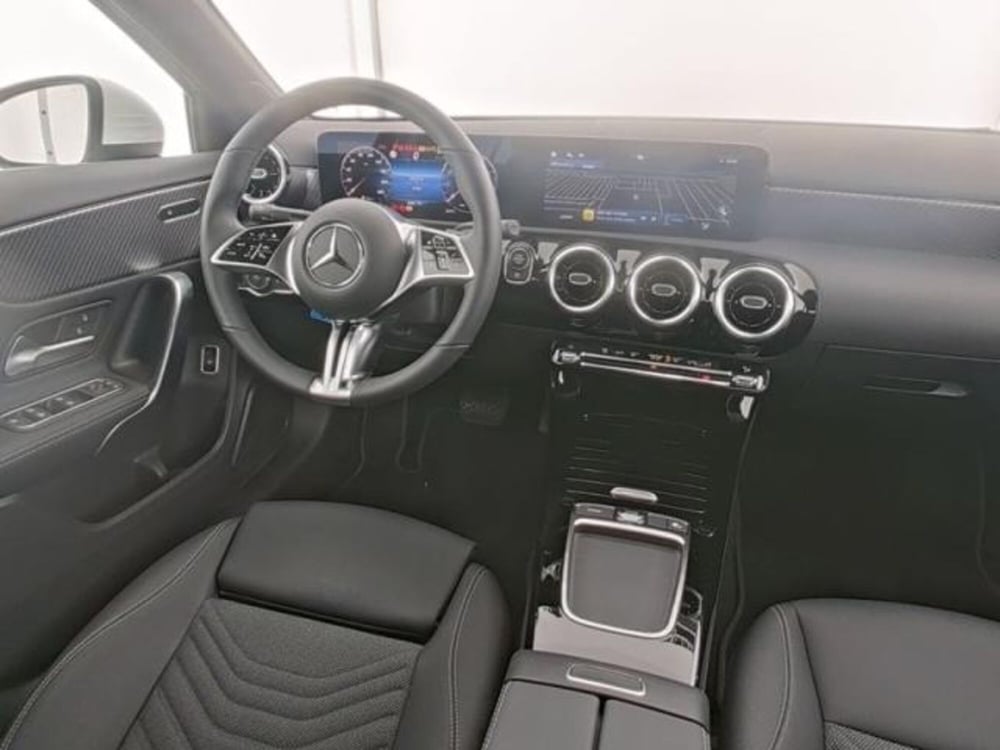 Mercedes-Benz Classe A Sedan usata a Milano (8)
