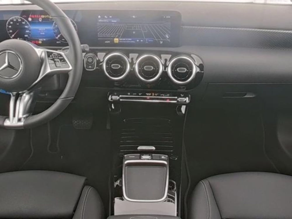 Mercedes-Benz Classe A Sedan usata a Milano (9)