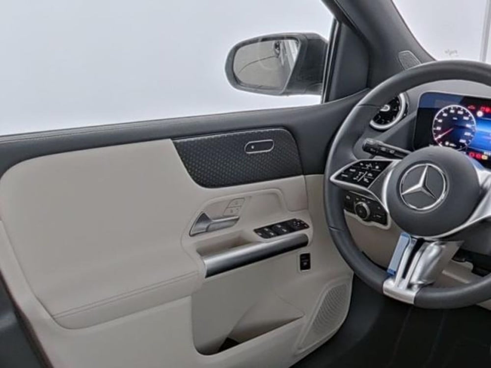 Mercedes-Benz Classe B usata a Milano (7)