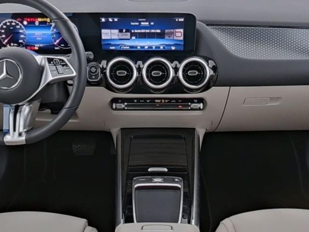 Mercedes-Benz Classe B usata a Milano (9)