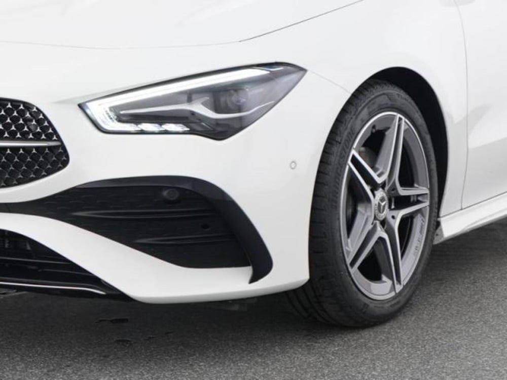 Mercedes-Benz CLA Shooting Brake usata a Milano (3)