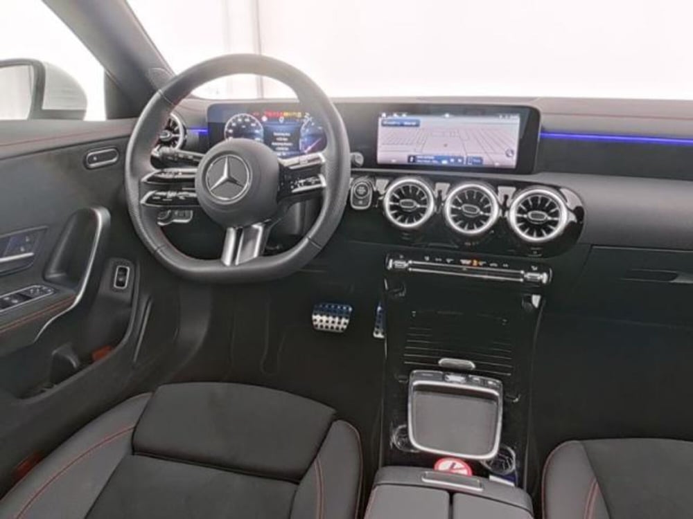 Mercedes-Benz CLA Shooting Brake usata a Milano (6)