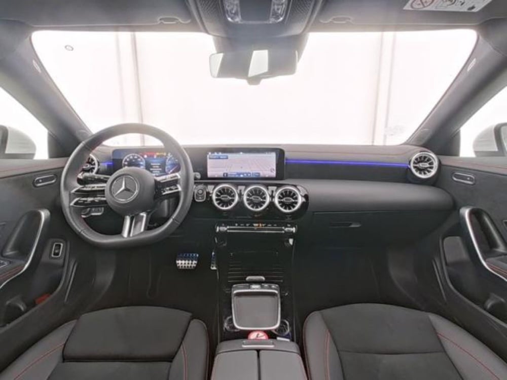 Mercedes-Benz CLA Shooting Brake usata a Milano (7)