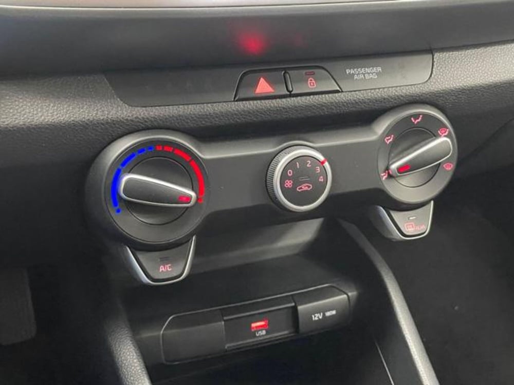 Kia Stonic usata a Como (19)