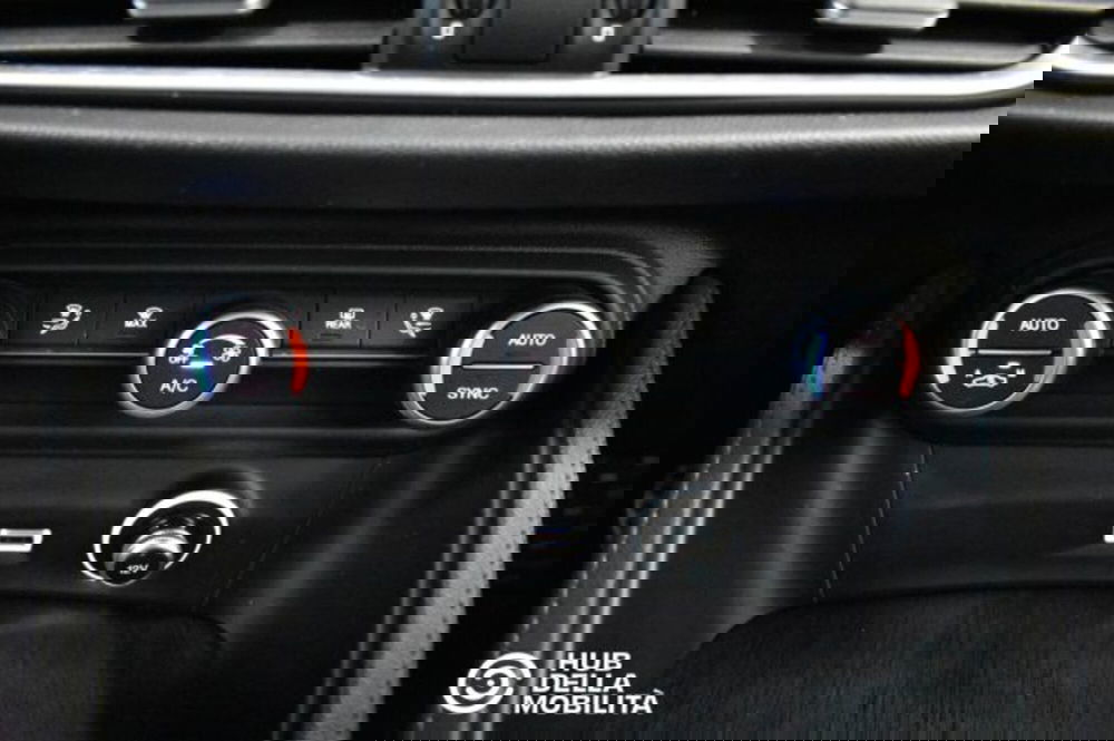 Alfa Romeo Stelvio usata a Perugia (13)