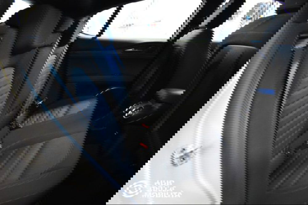 Alfa Romeo Stelvio usata a Perugia (18)