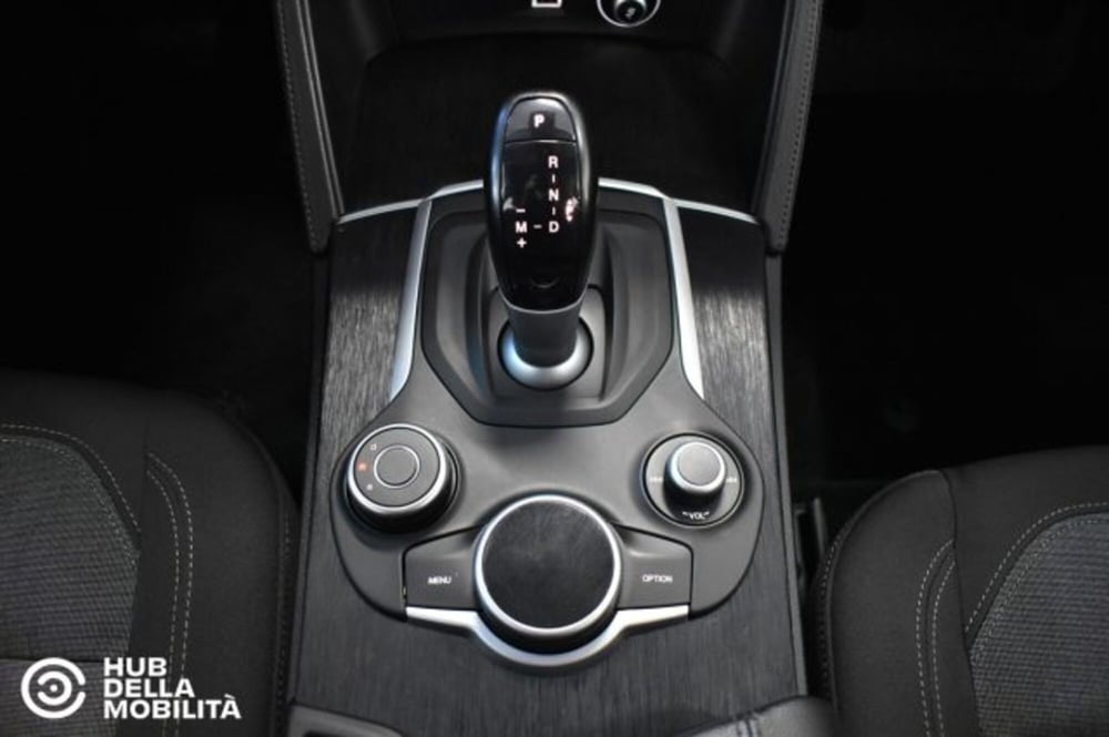 Alfa Romeo Stelvio usata a Perugia (12)