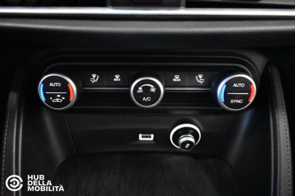 Alfa Romeo Stelvio usata a Perugia (13)