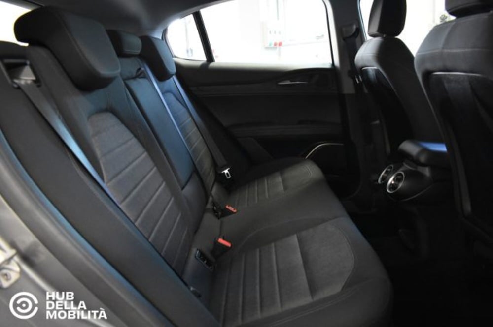 Alfa Romeo Stelvio usata a Perugia (18)