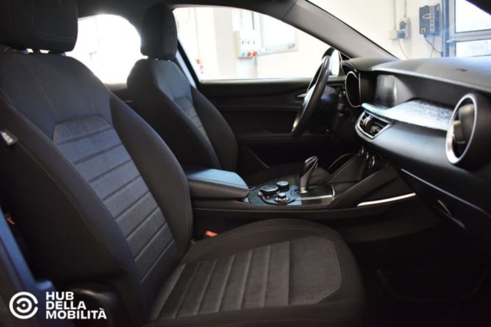 Alfa Romeo Stelvio usata a Perugia (19)