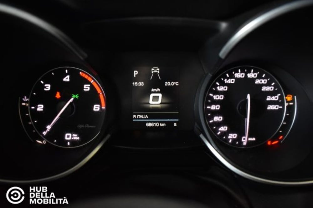 Alfa Romeo Stelvio usata a Perugia (8)