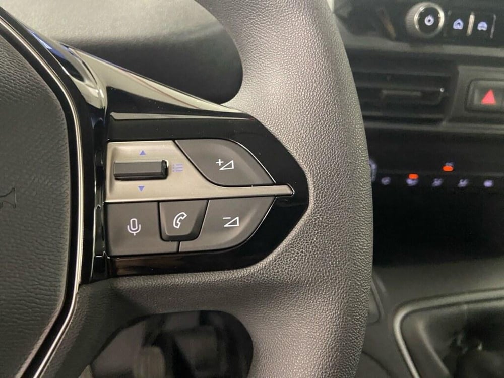 Peugeot Partner Furgone nuova a Torino (10)