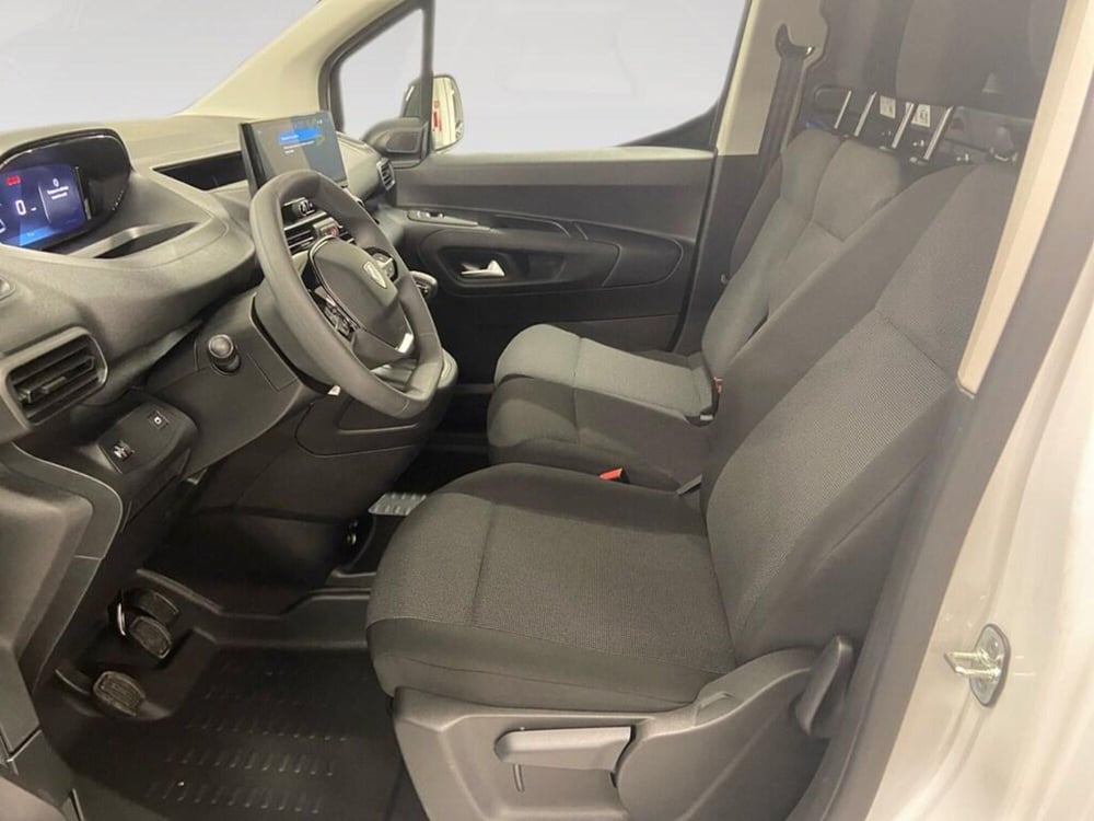 Peugeot Partner Furgone nuova a Torino (6)