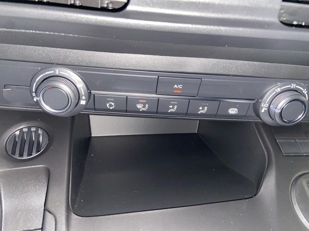 Peugeot Partner Furgone nuova a Torino (8)