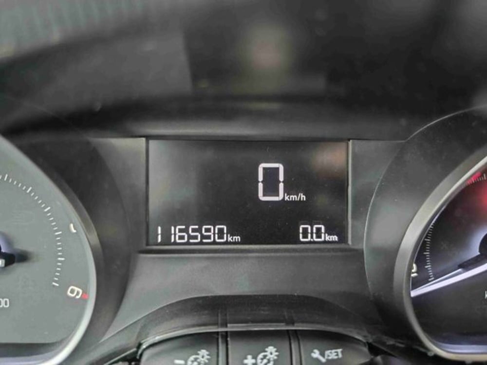 Peugeot 2008 usata a Catania (15)