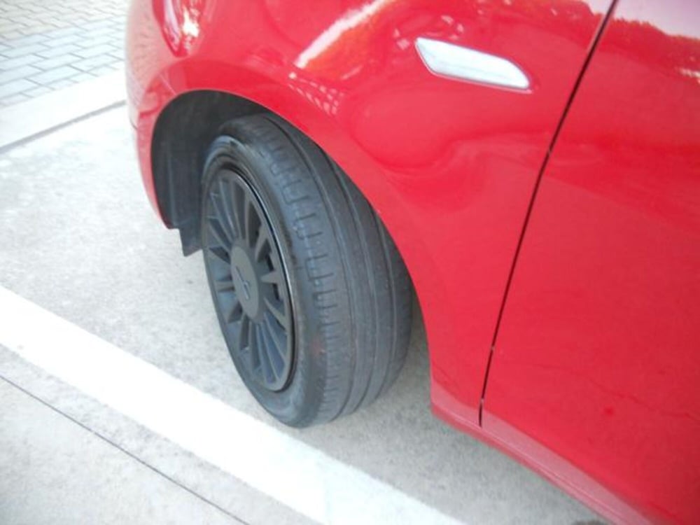 Lancia Ypsilon usata a Pisa (16)