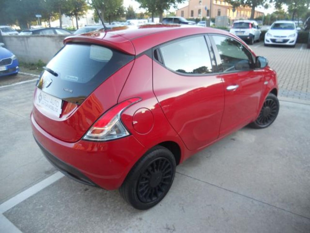 Lancia Ypsilon usata a Pisa (5)