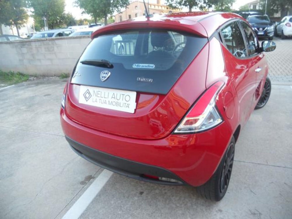 Lancia Ypsilon usata a Pisa (6)