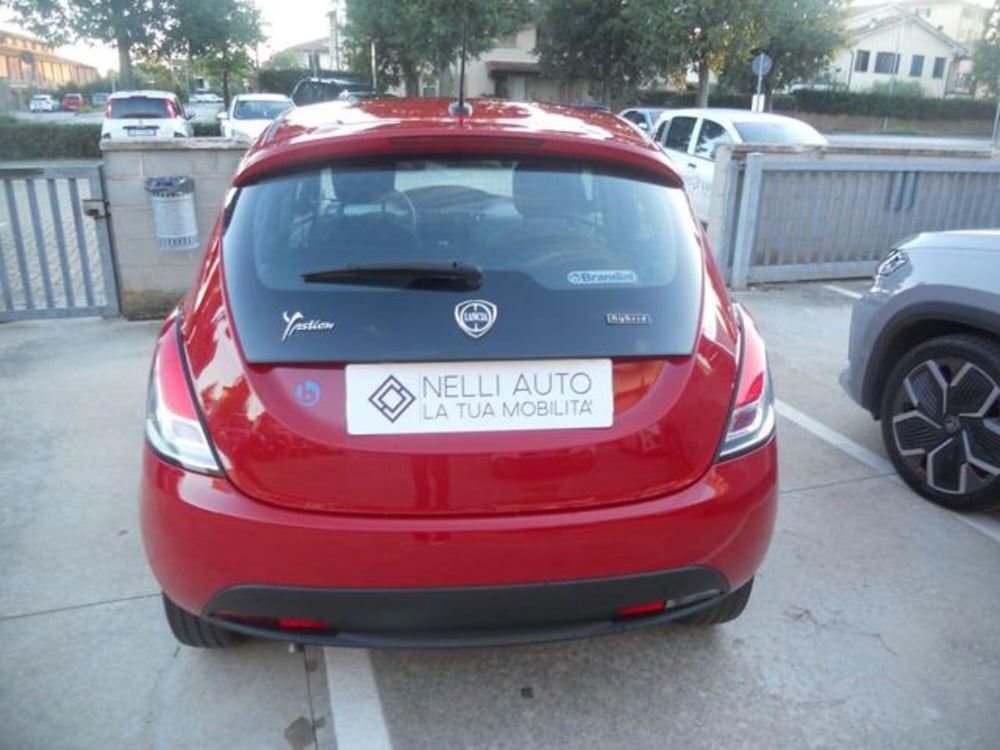 Lancia Ypsilon usata a Pisa (7)