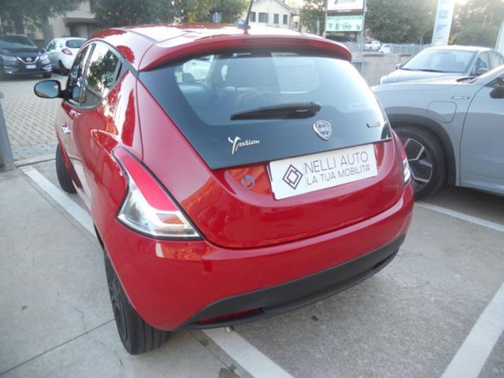 Lancia Ypsilon usata a Pisa (8)