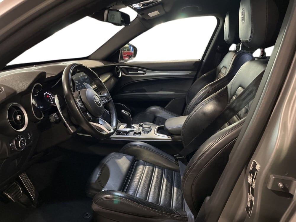 Alfa Romeo Stelvio usata a Torino (10)