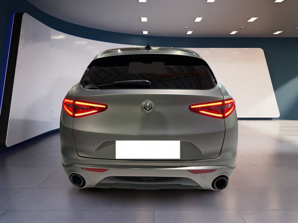 Alfa Romeo Stelvio usata a Torino (5)