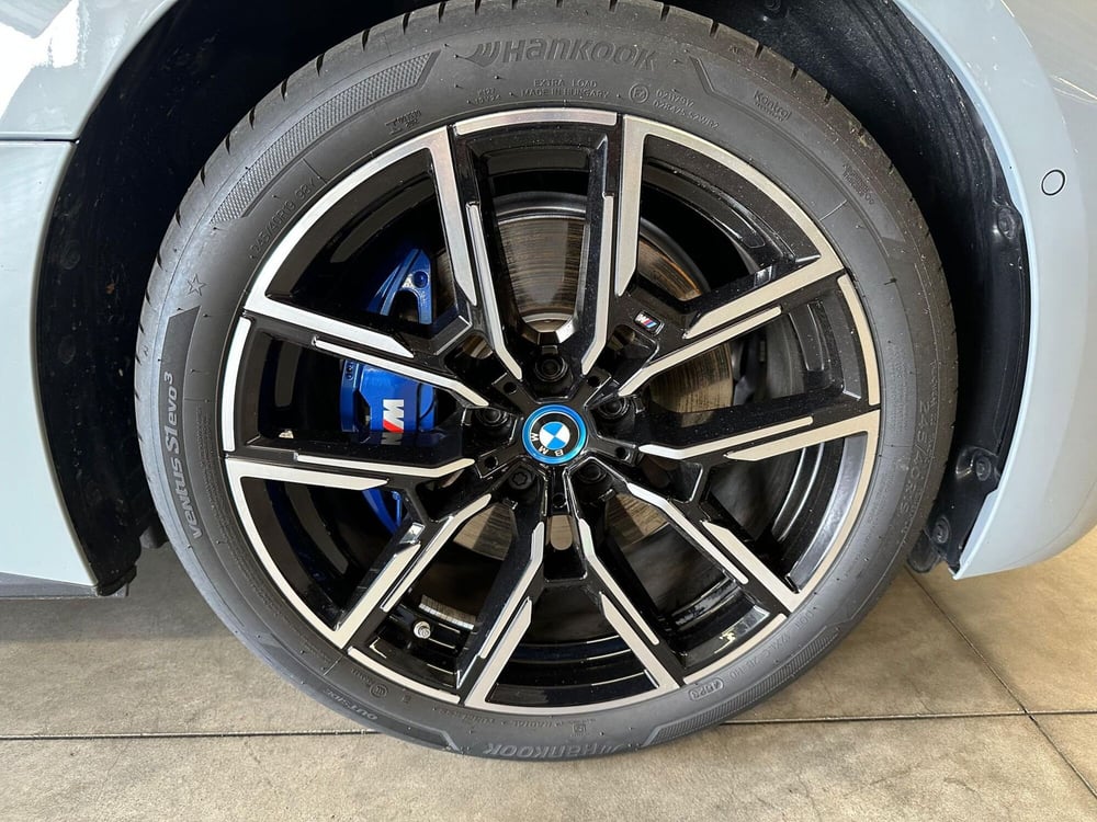 BMW i4 usata a Torino (14)
