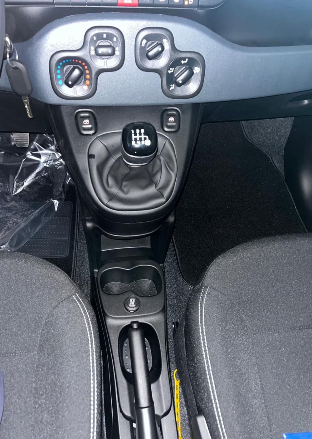 Fiat Panda Cross nuova a Milano (17)