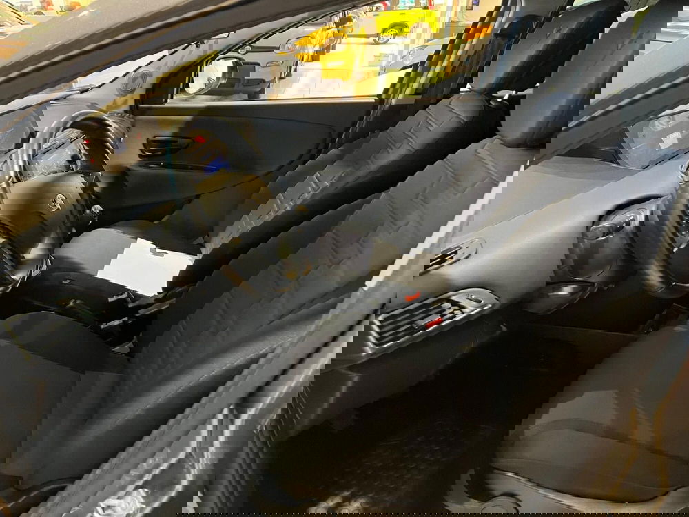 Lancia Ypsilon usata a Milano (11)