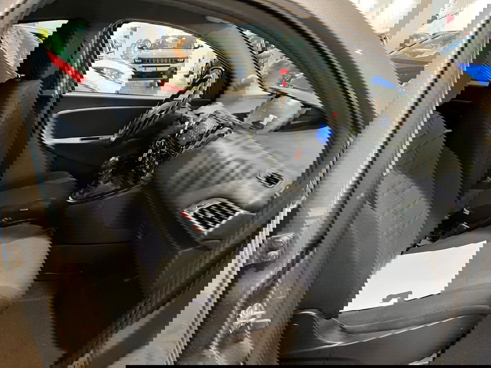 Lancia Ypsilon usata a Milano (12)