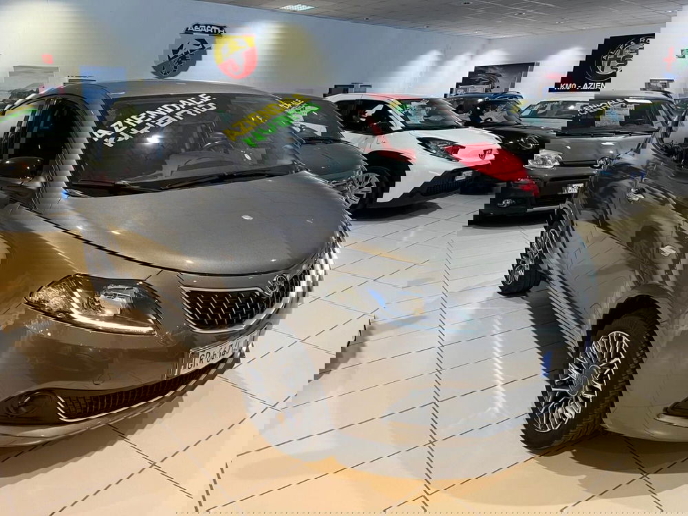 Lancia Ypsilon usata a Milano (3)