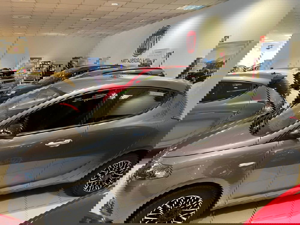 Lancia Ypsilon usata a Milano (4)
