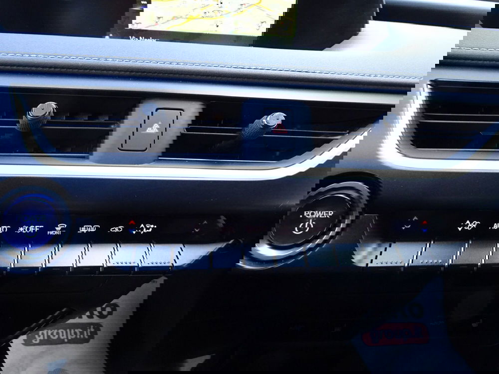 Lexus UX usata a Treviso (19)