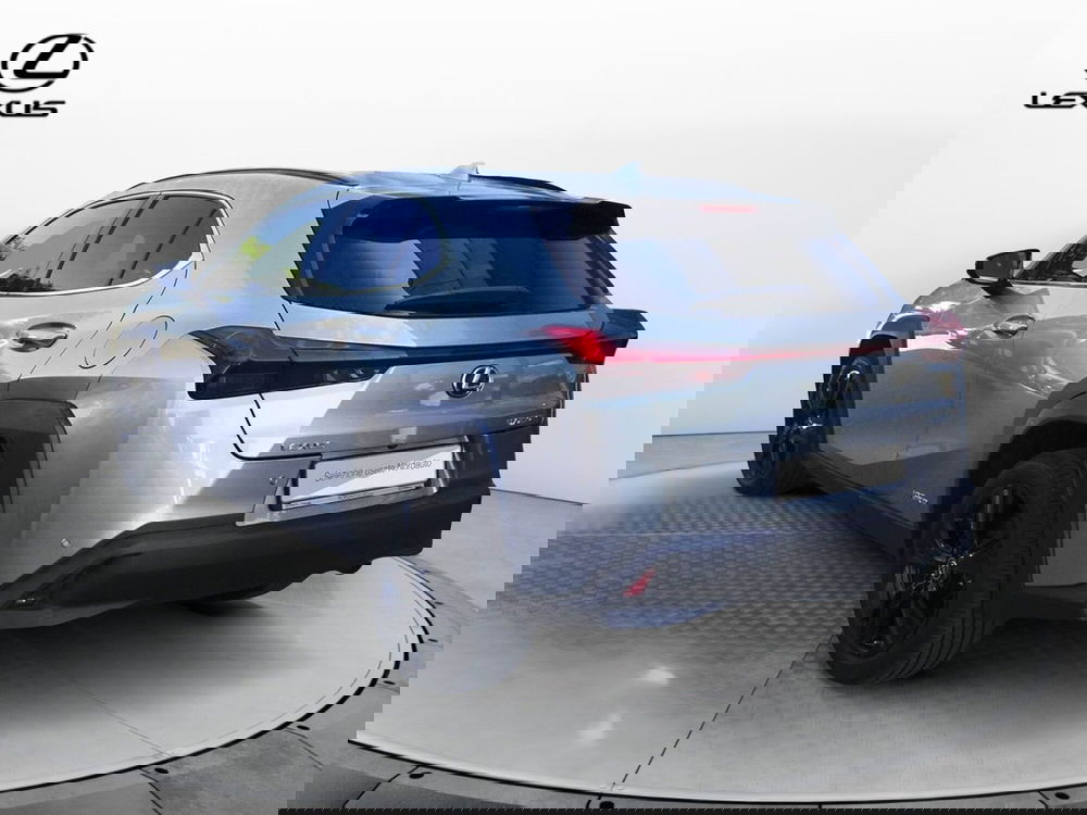 Lexus UX usata a Treviso (7)