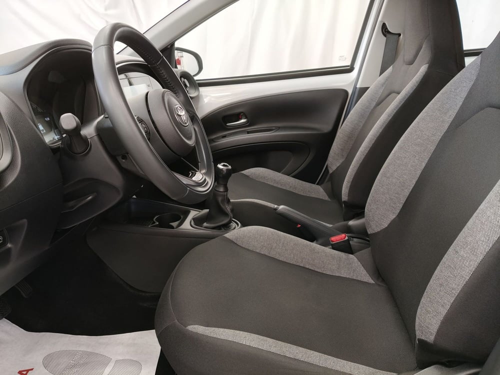 Toyota Aygo X usata a Roma (14)