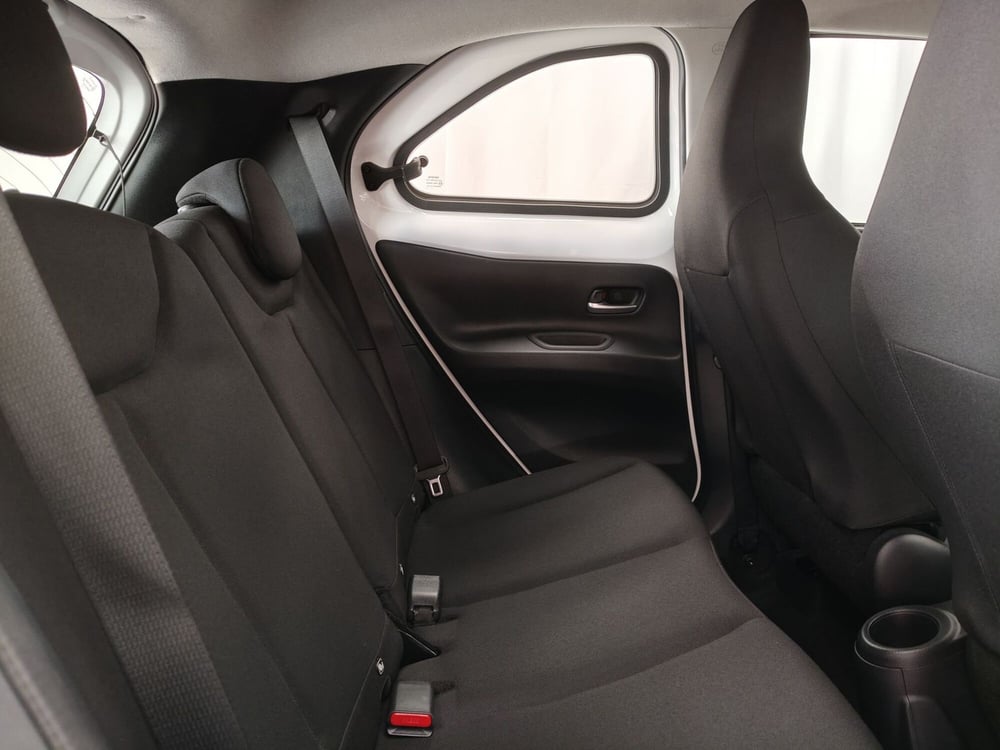 Toyota Aygo X usata a Roma (8)